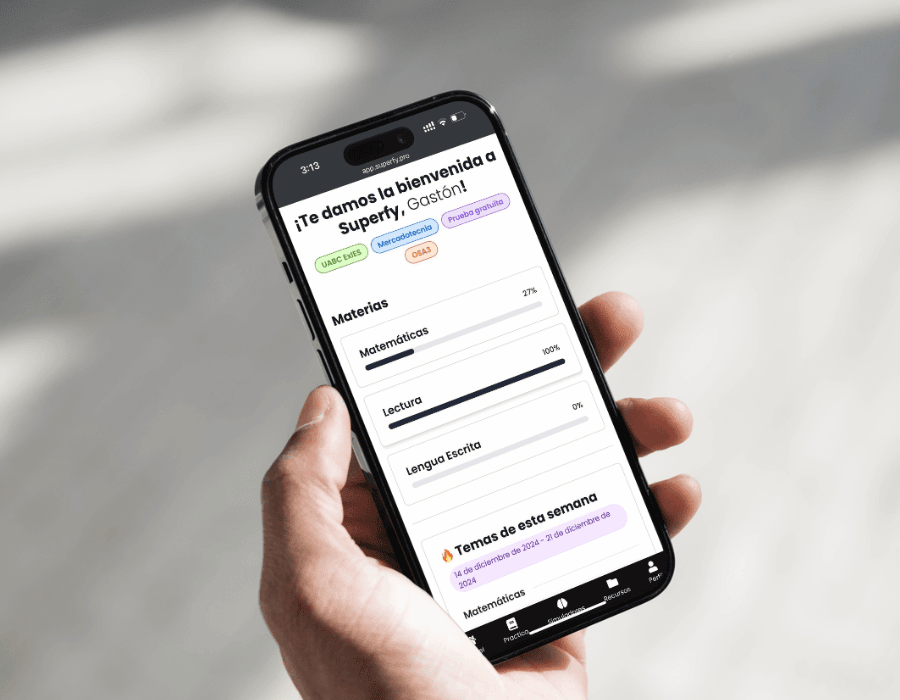 Aplicación móvil de Superfy mostrando ejercicios y material de estudio